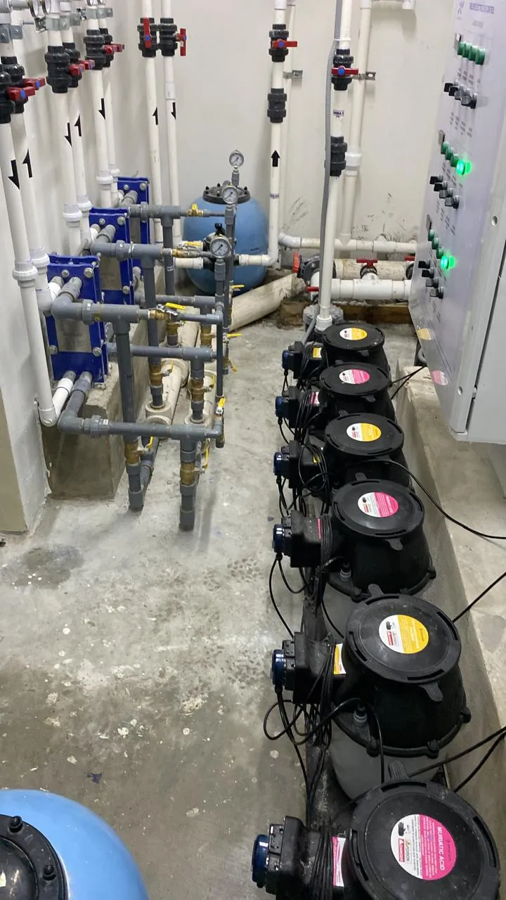 Coloración y calentamiento automático en piscinas