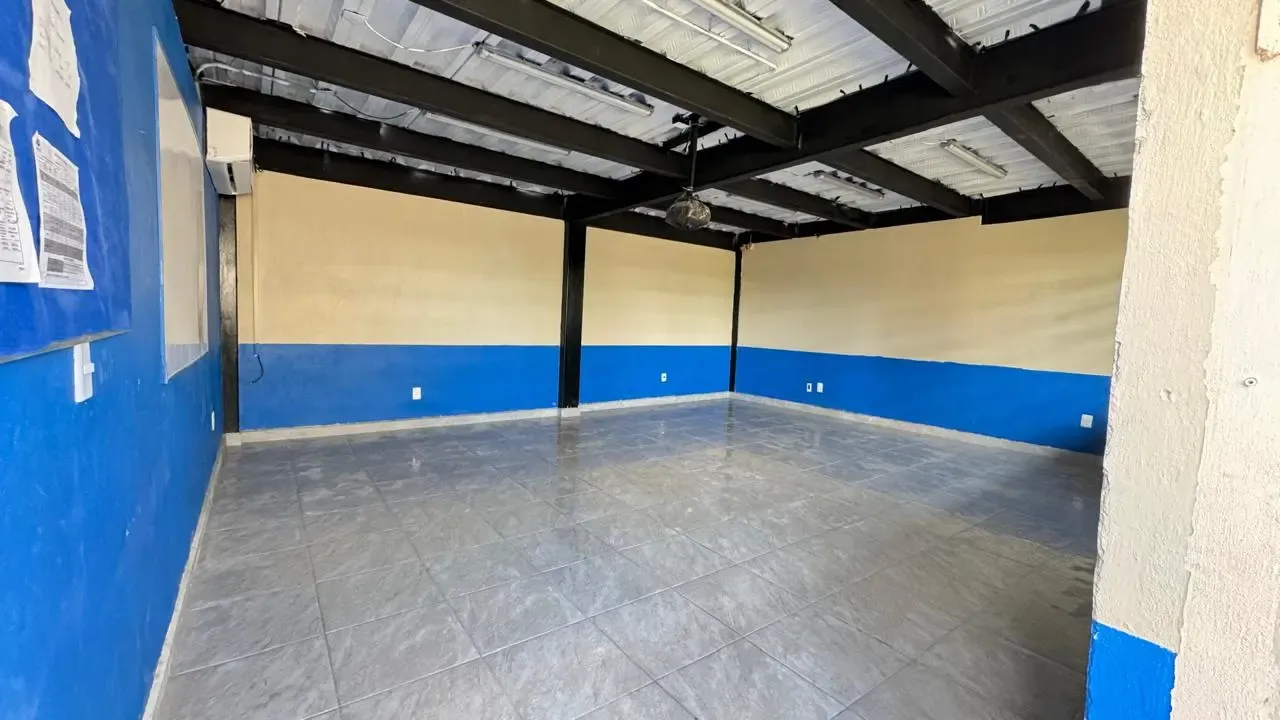 Salón con azulejos instalados