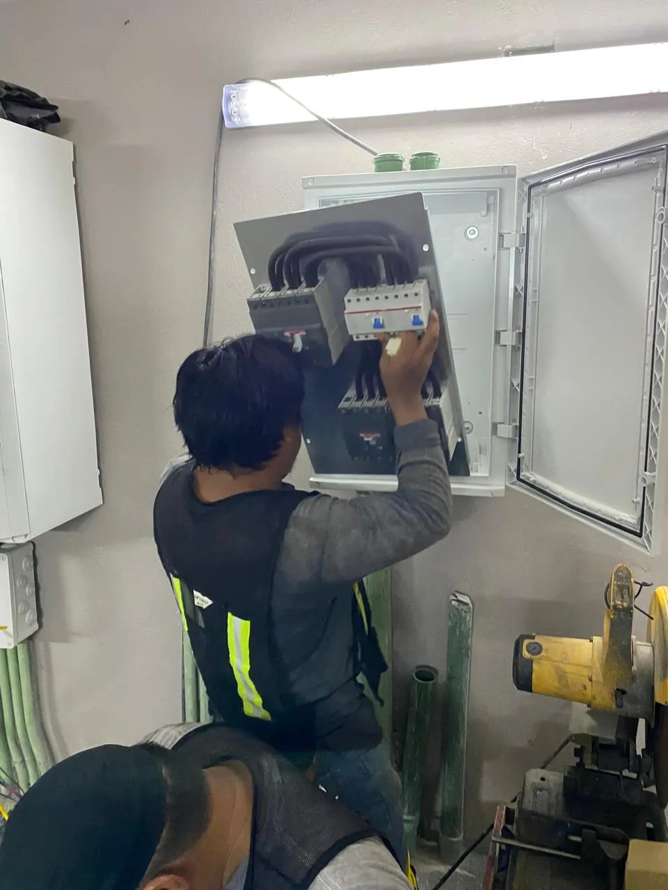 Proceso de instalación de tablero